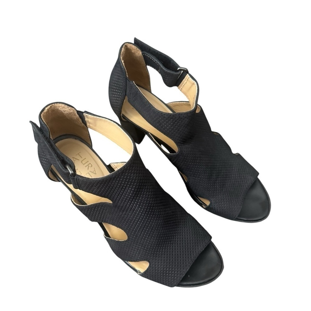 Naturalizer Black Leather Open Toe Sandals Size 8